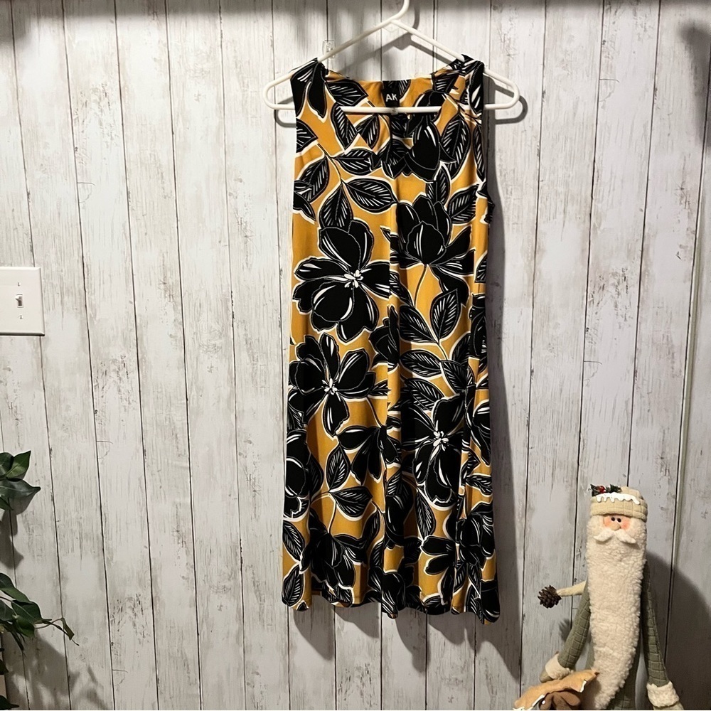 AK women’s size 4 yellow with black Leif dress